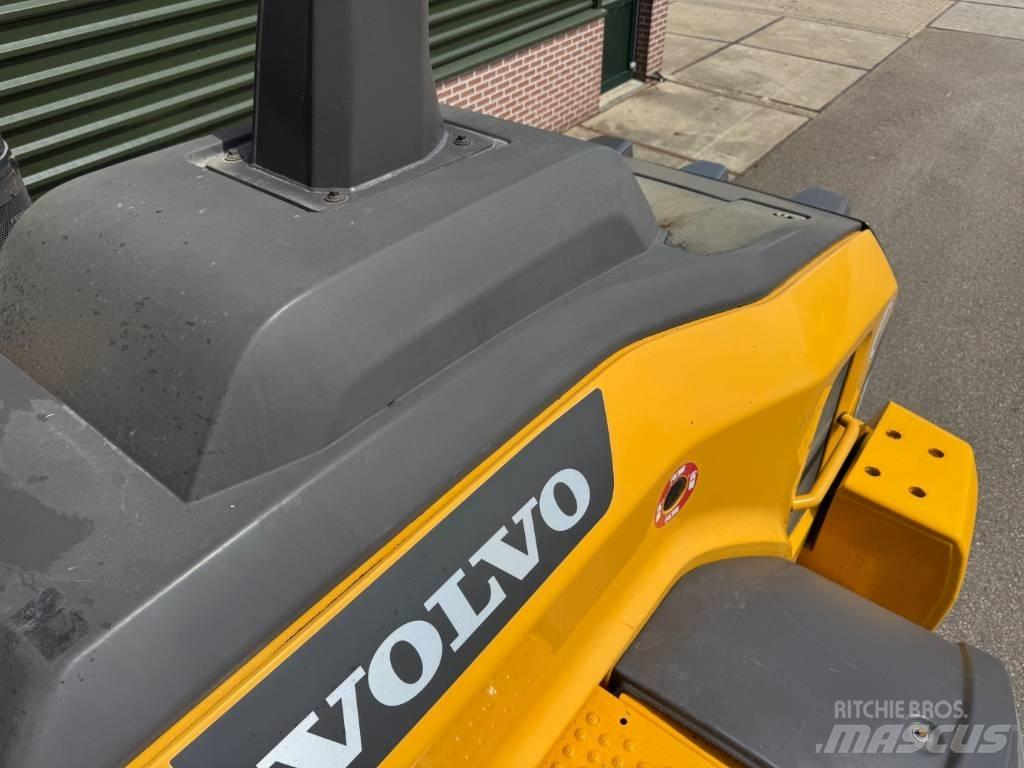 Volvo L 120 H Iekrāvēji uz riteņiem