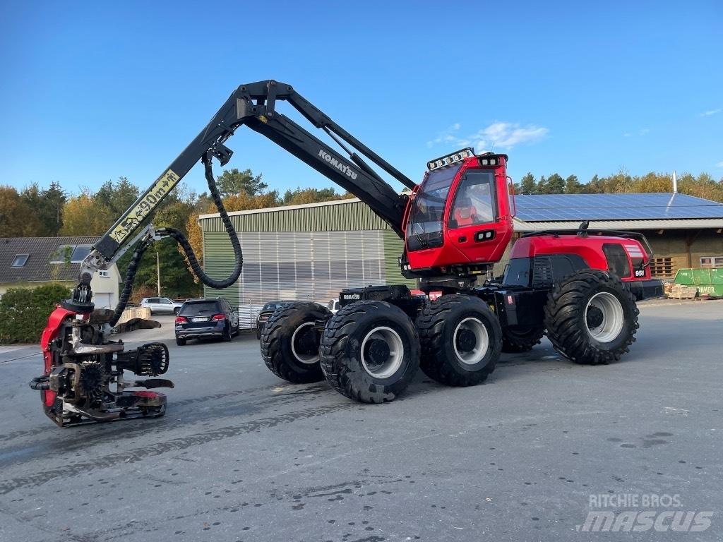 Komatsu 951 Harvesteri