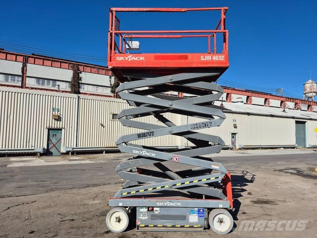 SkyJack SJ 4632 Šķerveida pacēlāji