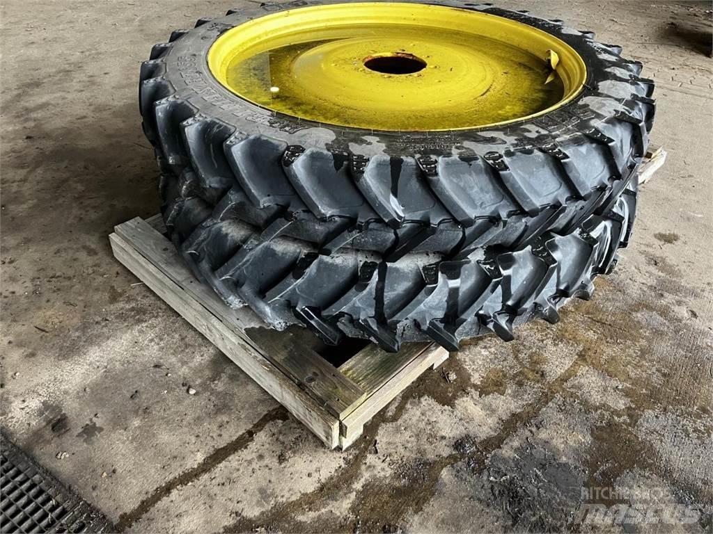 BKT 270/95R48 Riepas, riteņi un diski