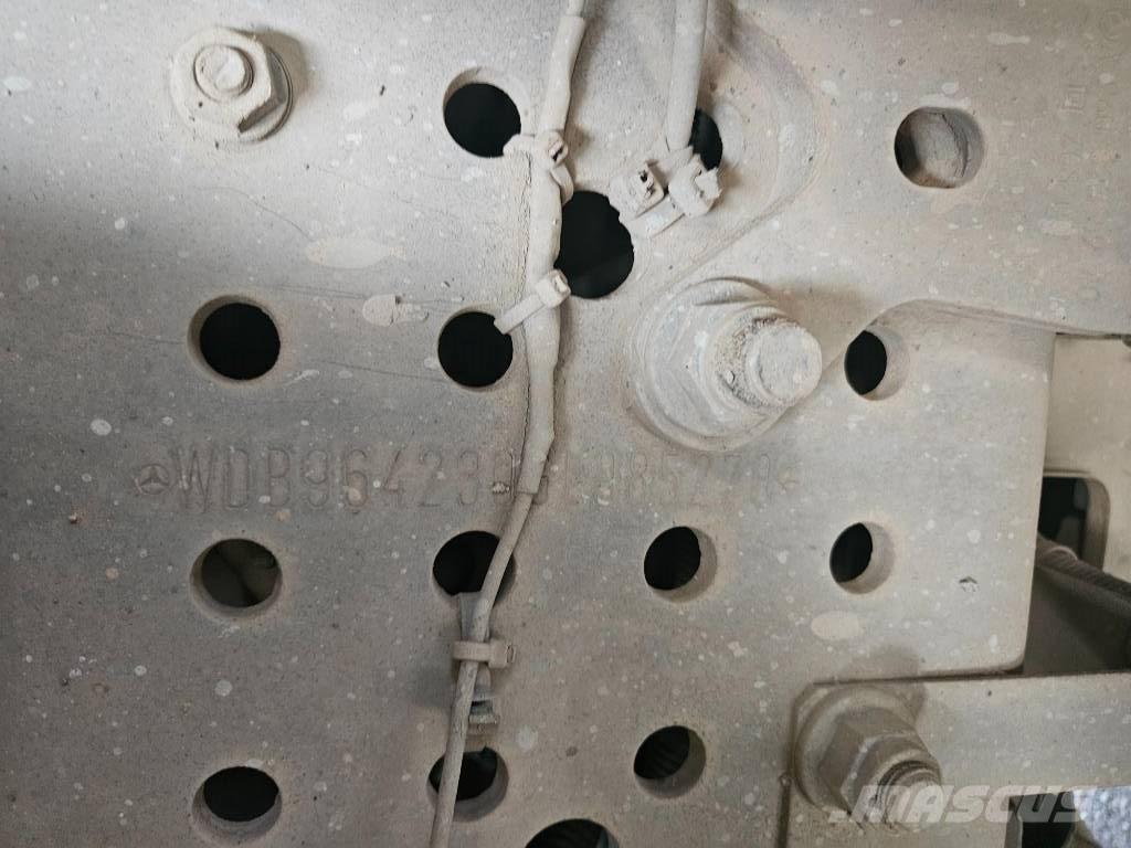 Mercedes-Benz 3951K Mini pašizgāzēji