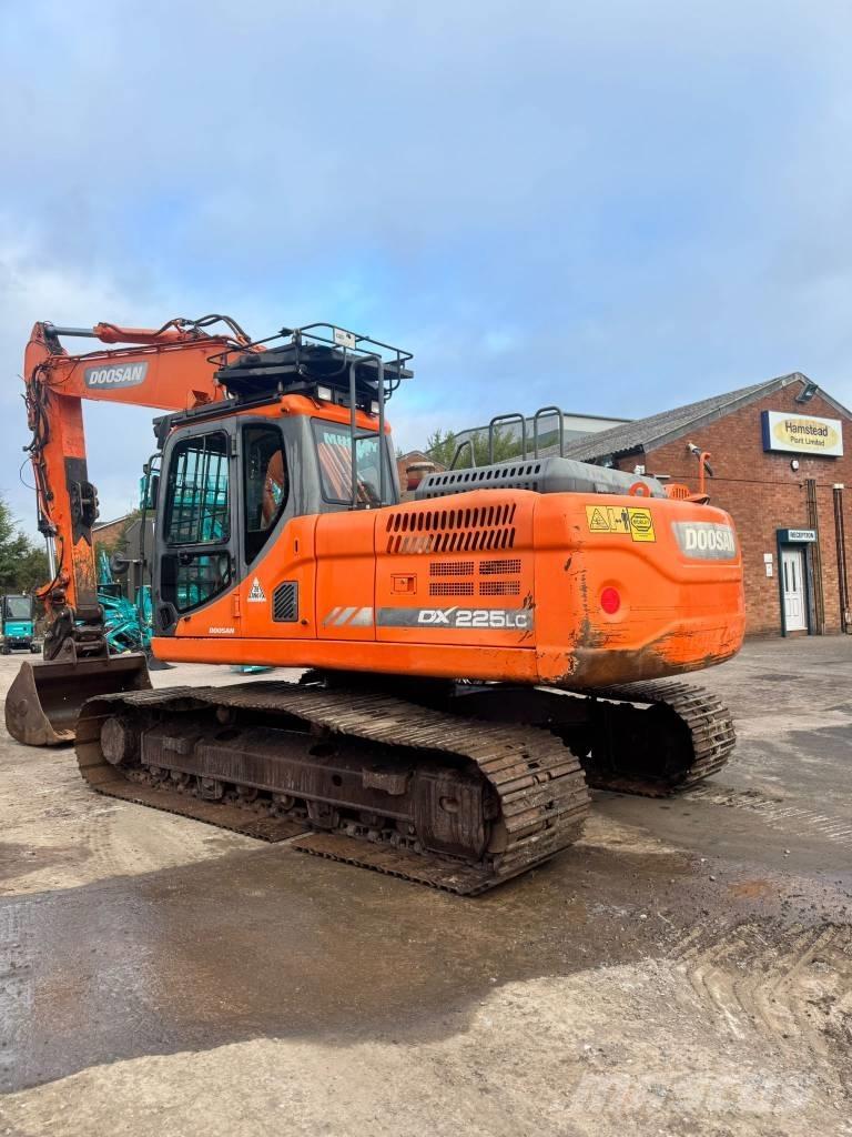 Doosan DX 225 LC Kāpurķēžu ekskavatori