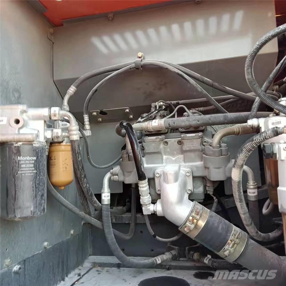 Hitachi ZX210 Kāpurķēžu ekskavatori