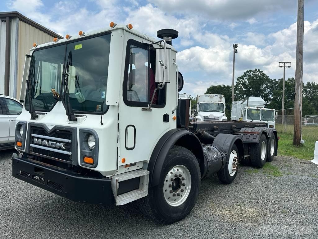 Mack MRU613 Atkritumu izvešanas transports