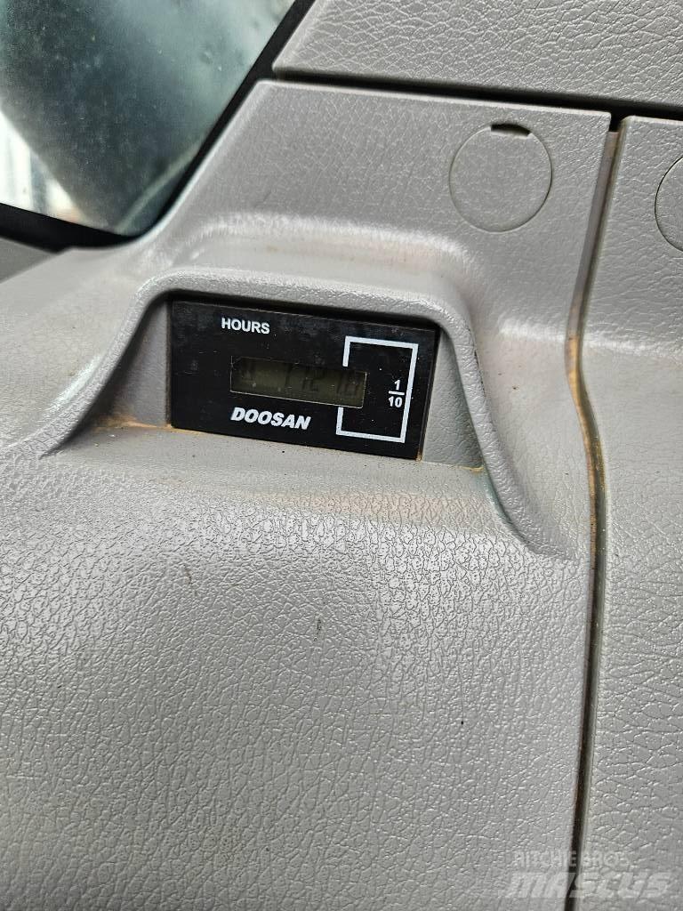 Doosan DX 160 W Ekskavatori uz riteņiem