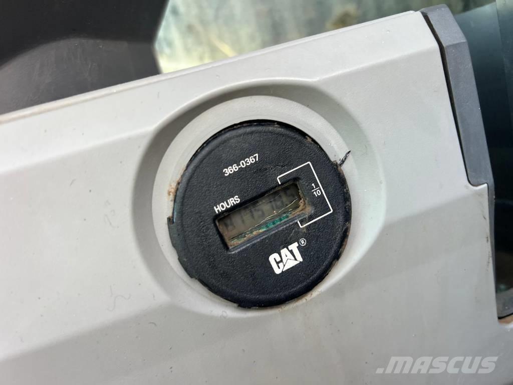 CAT 390 F L Kāpurķēžu ekskavatori