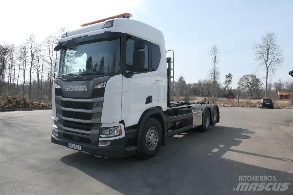 Scania R500 B6x2nb Treileri ar āķi