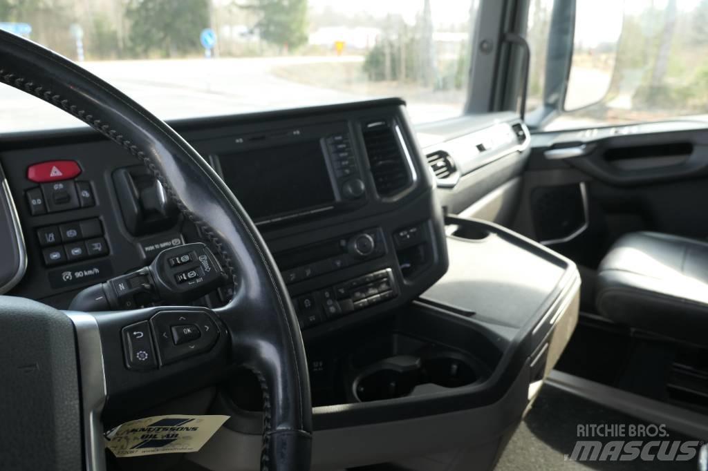 Scania R500 B6x2nb Treileri ar āķi