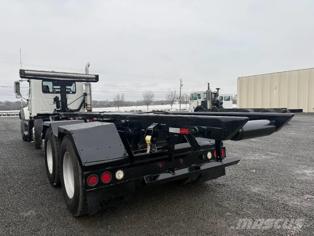 Mack Granite Atkritumu izvešanas transports