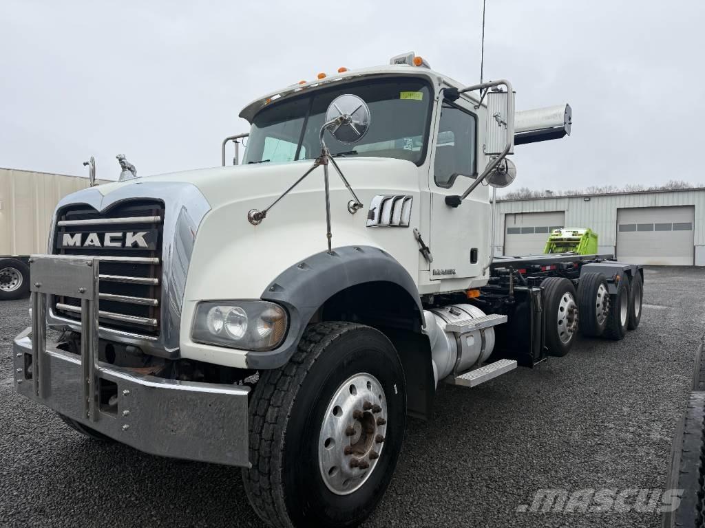 Mack Granite Atkritumu izvešanas transports