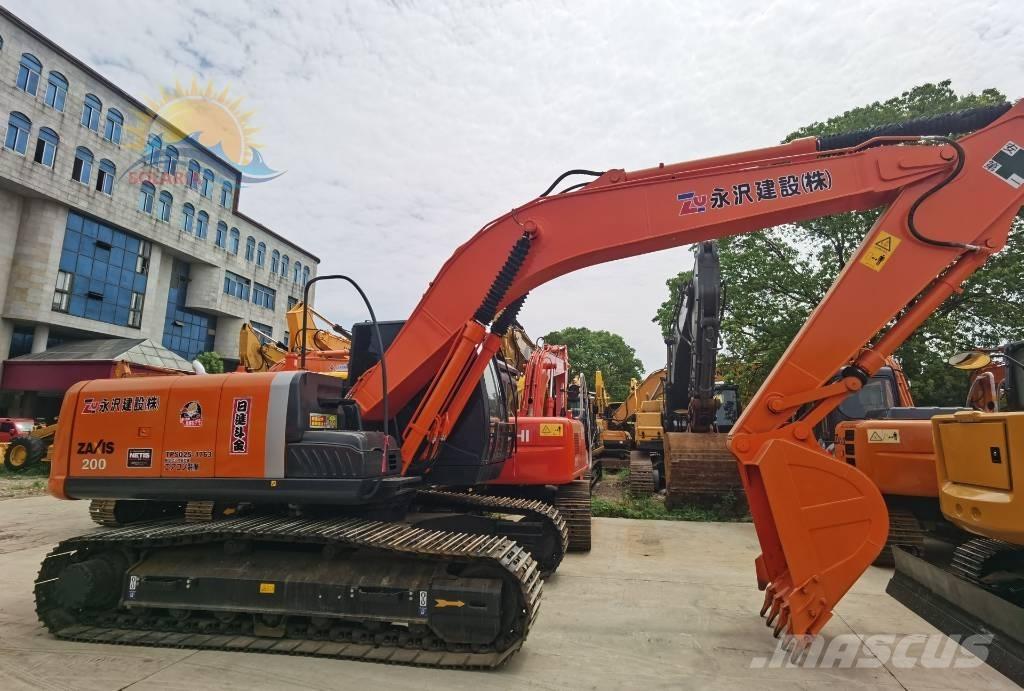 Hitachi ZX 200 Kāpurķēžu ekskavatori