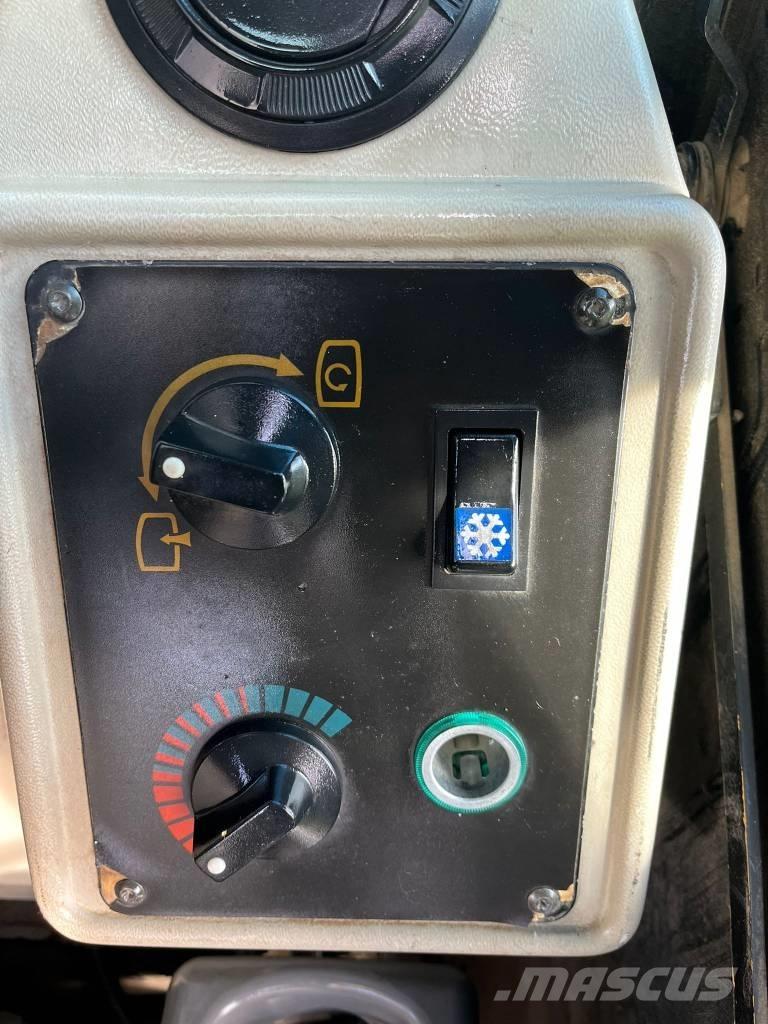 JCB JS 160 W Ekskavatori uz riteņiem