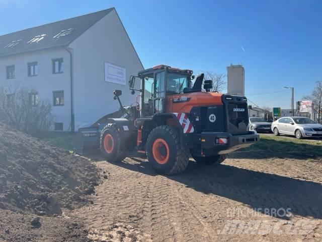 Doosan DL 200 Iekrāvēji uz riteņiem