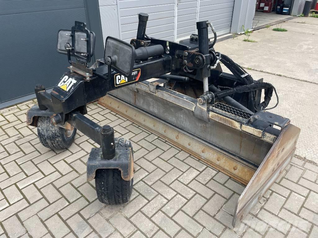 CAT BB121 Naži
