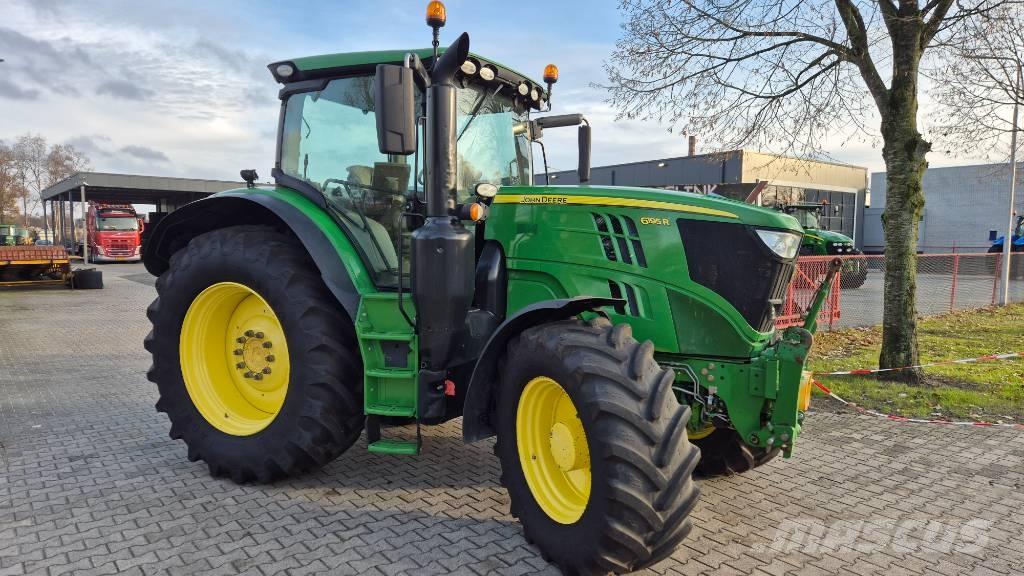 John Deere 6195 R Traktori