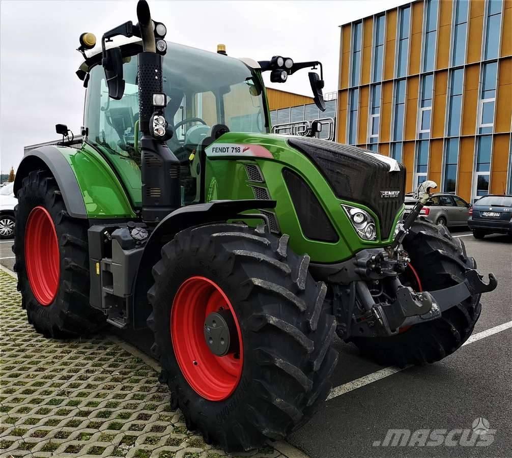 Fendt 718 Vario Traktori
