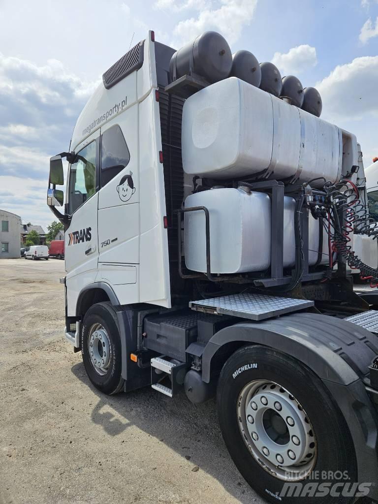 Volvo FH16 750KM 8x4 Vilcēji