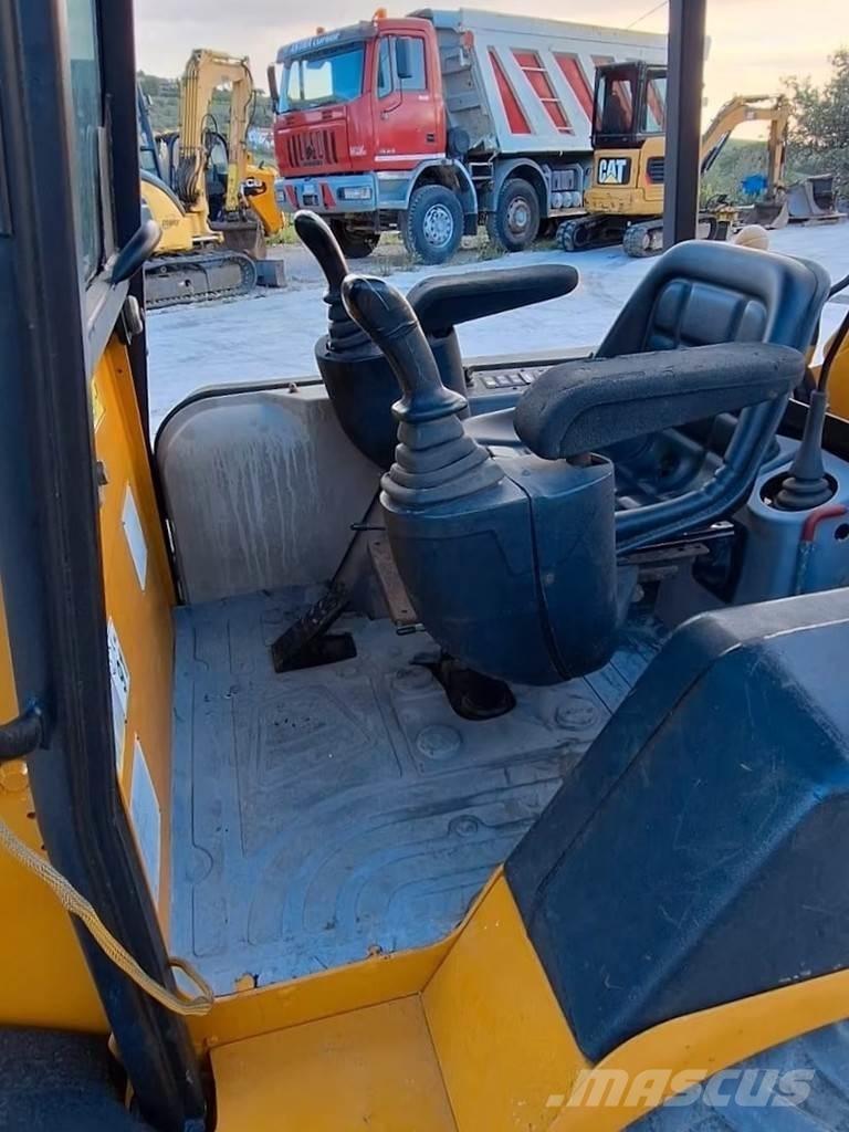 JCB 1CX Ekskavatori-iekrāvēji