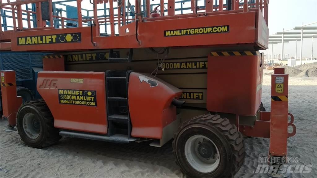 JLG 4394RT Šķerveida pacēlāji