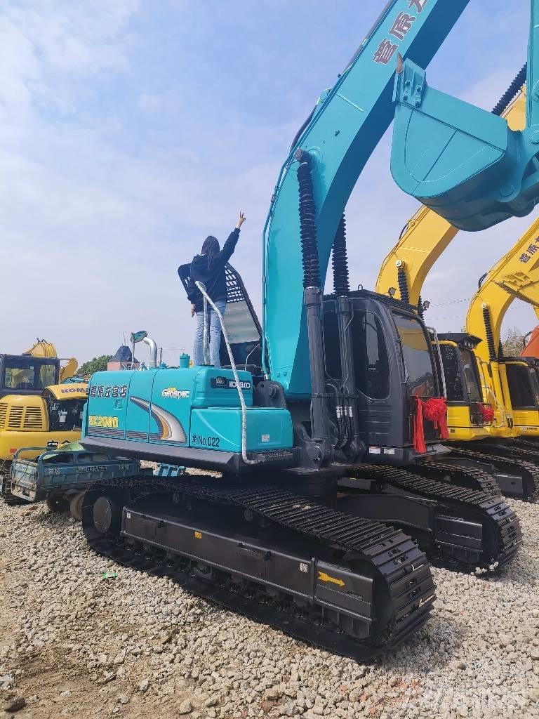 Kobelco SK 200 Kāpurķēžu ekskavatori