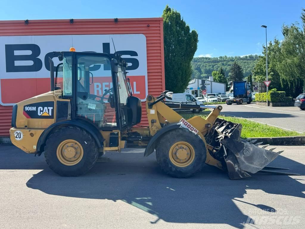 CAT 906 M Iekrāvēji uz riteņiem