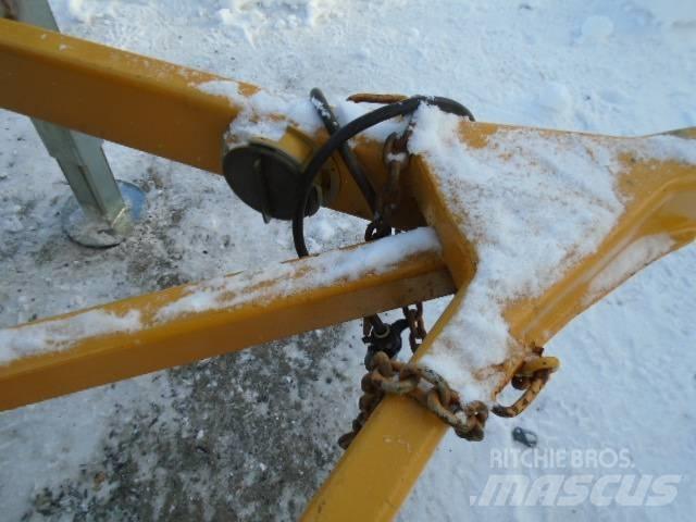  ARTISANAL 255'' X 97'' Auto pārvadāšanas treileri
