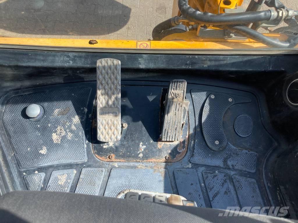 JCB 4 CX Super Ekskavatori-iekrāvēji