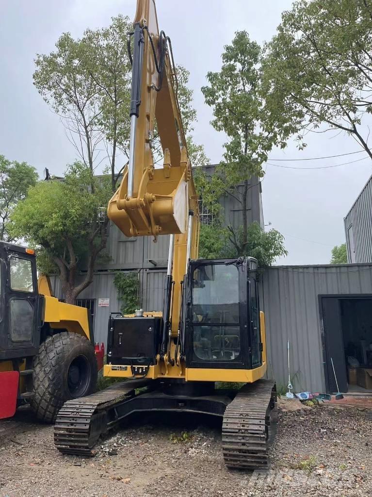 CAT 310 Kāpurķēžu ekskavatori