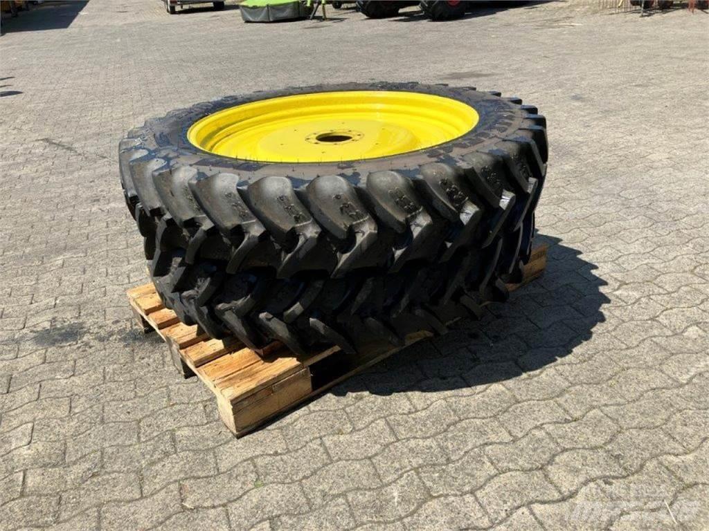 BKT 320/90R42 Riepas, riteņi un diski