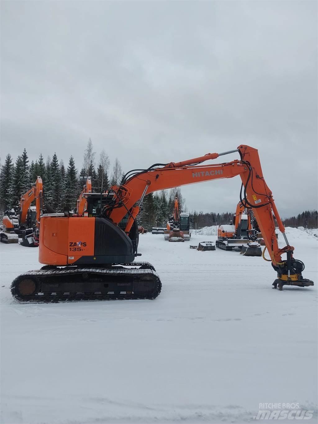 Hitachi ZX135US-5B Kāpurķēžu ekskavatori