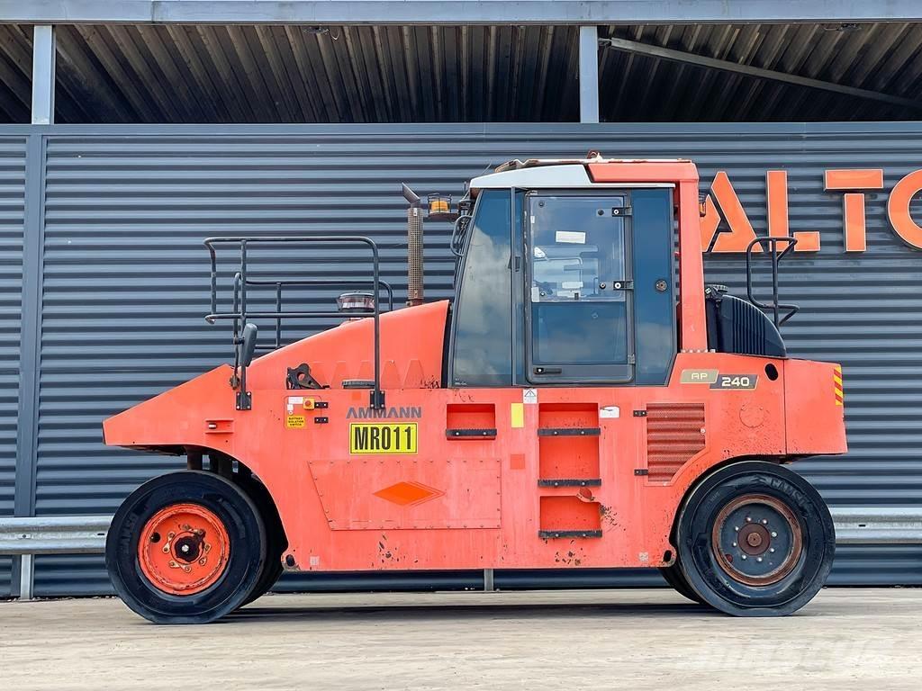 Ammann AP 240 Pneimatiskie veltņi