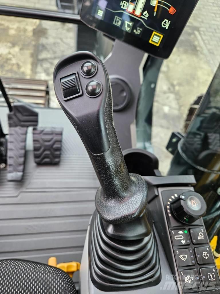 CAT 320 Kāpurķēžu ekskavatori