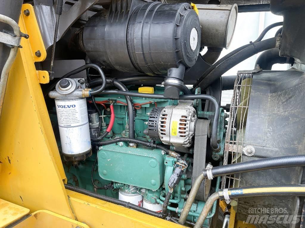 Volvo BL71 Ekskavatori-iekrāvēji