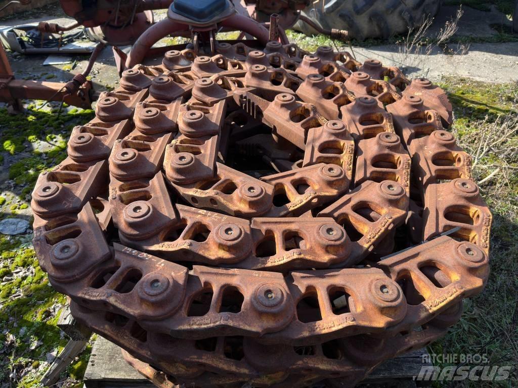 CAT D 6 R Sliedes, ķēdes un šasija