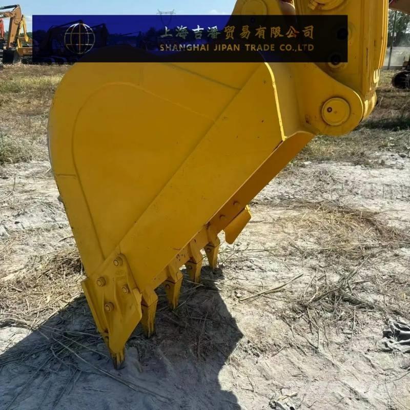 Komatsu PC 210 Kāpurķēžu ekskavatori