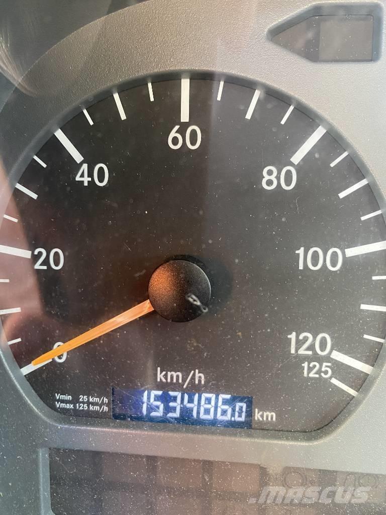 Bison TKA 28 KS Pacēlāji uz automašīnas bāzes