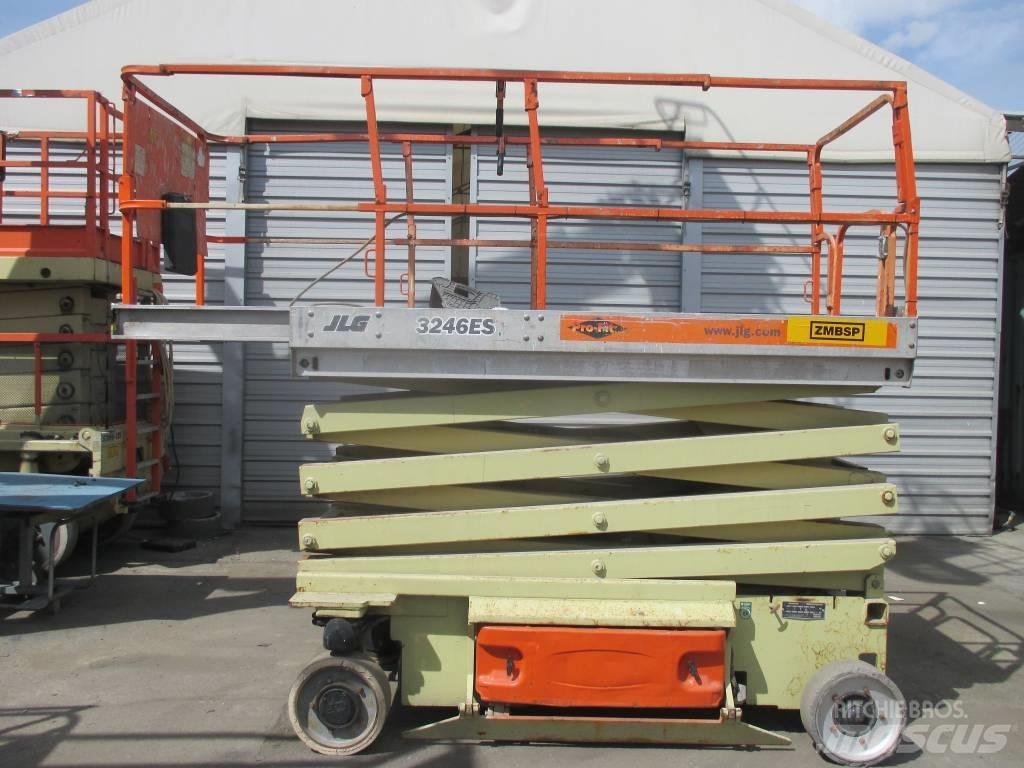 JLG 3246 ES Šķerveida pacēlāji