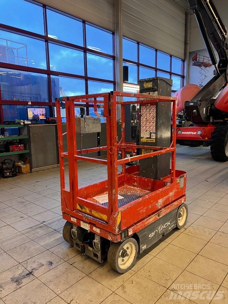 SkyJack SJ 16 Vertikālie pacēlāji