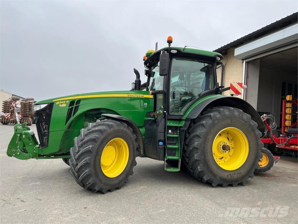 John Deere 8345R Traktori