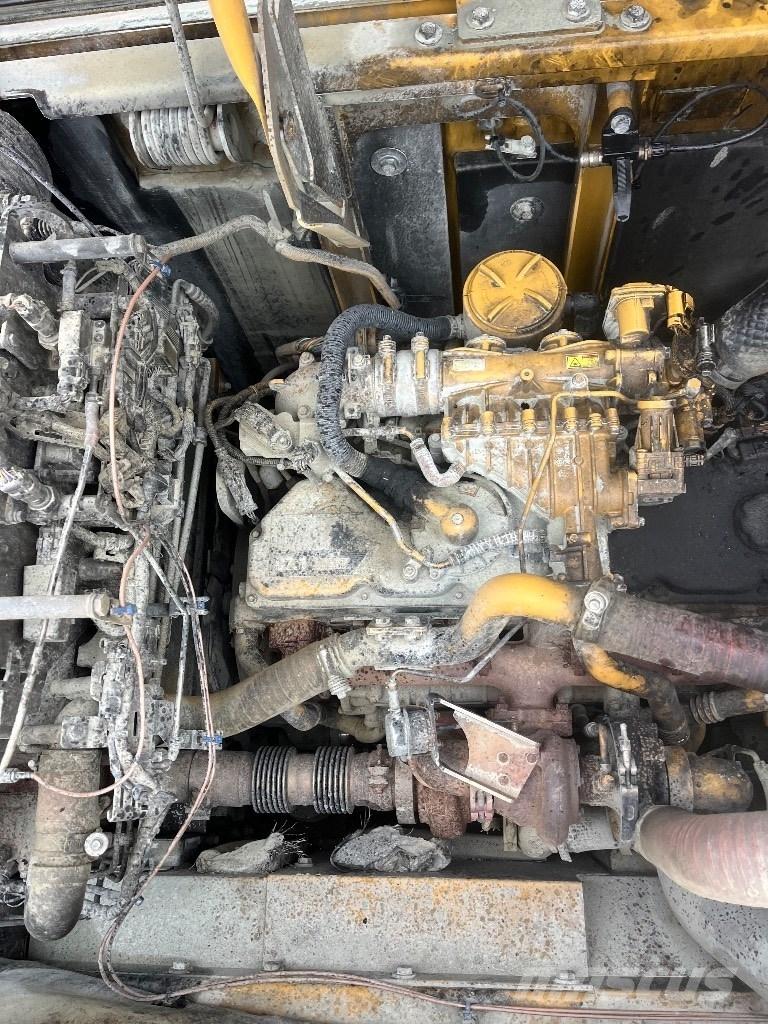 CAT 324 E Kāpurķēžu ekskavatori