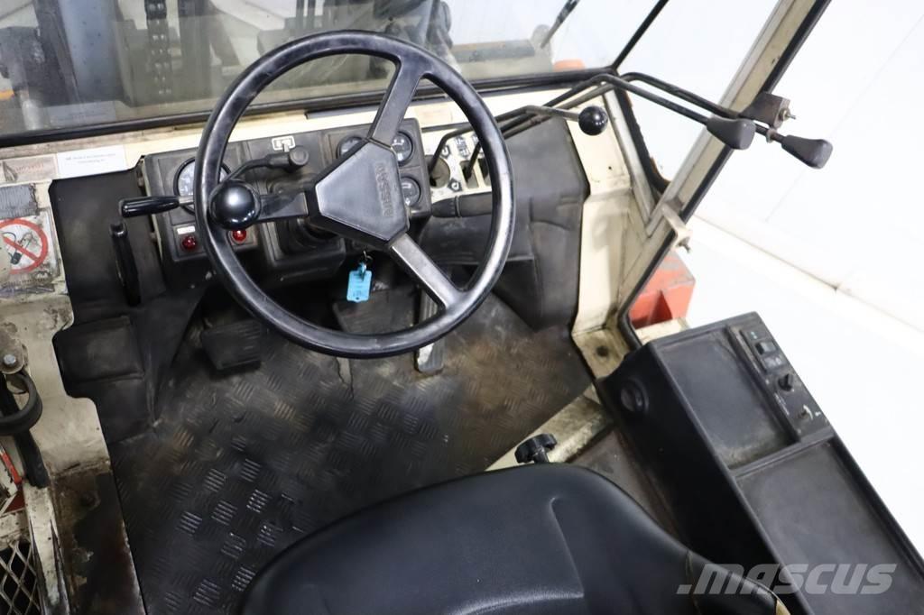 Nissan VF05H70U Tehnika ar dīzeļa dzinēju