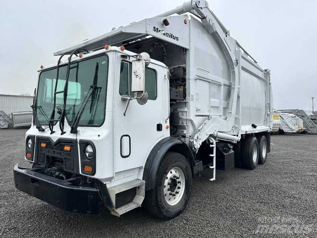 Mack MRU613 Atkritumu izvešanas transports