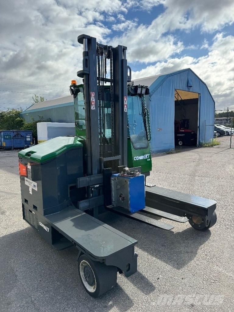 Combilift C4000ET Četru virzienu krāvēji