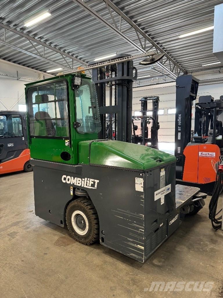 Combilift C4000ET Četru virzienu krāvēji