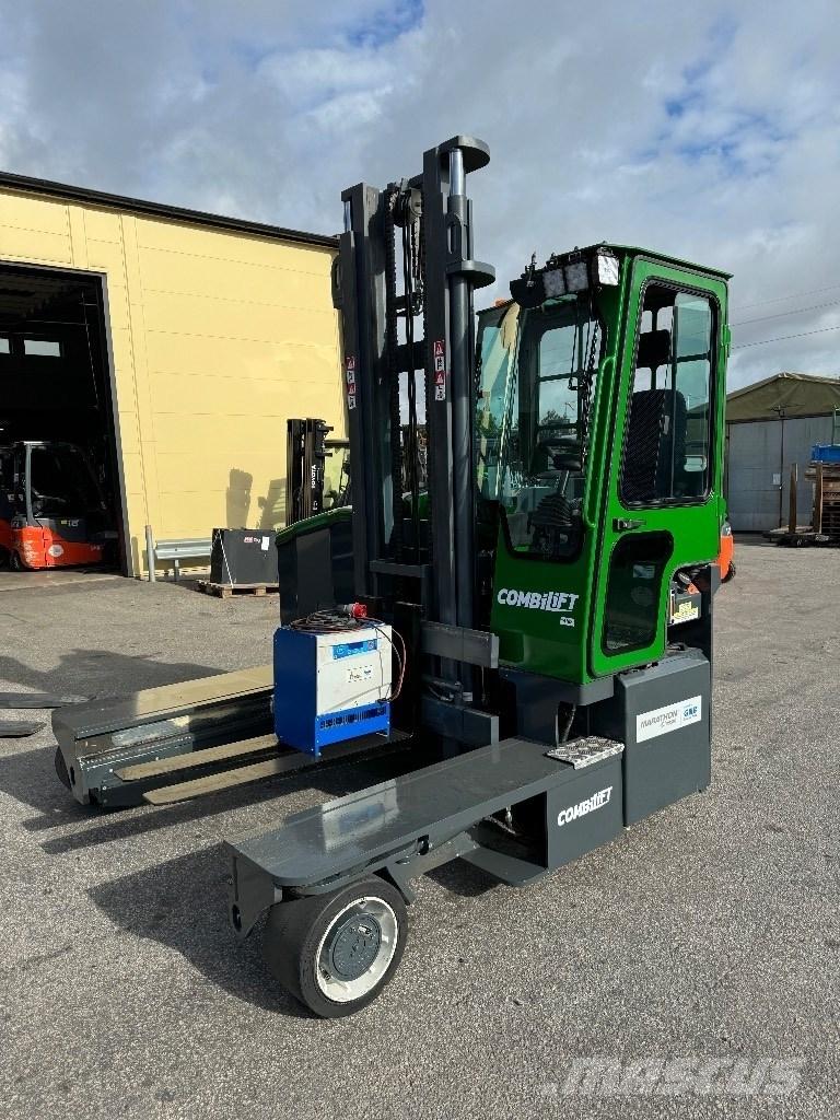 Combilift C4000ET Četru virzienu krāvēji