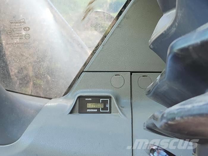 Doosan DX 380 LC-5 Kāpurķēžu ekskavatori