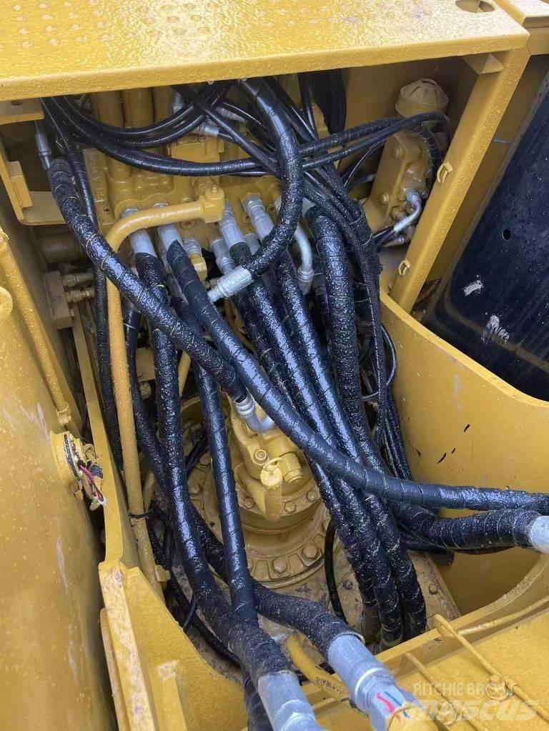 CAT 320 D2 Kāpurķēžu ekskavatori