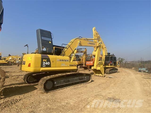 Komatsu PC 240-8 Kāpurķēžu ekskavatori