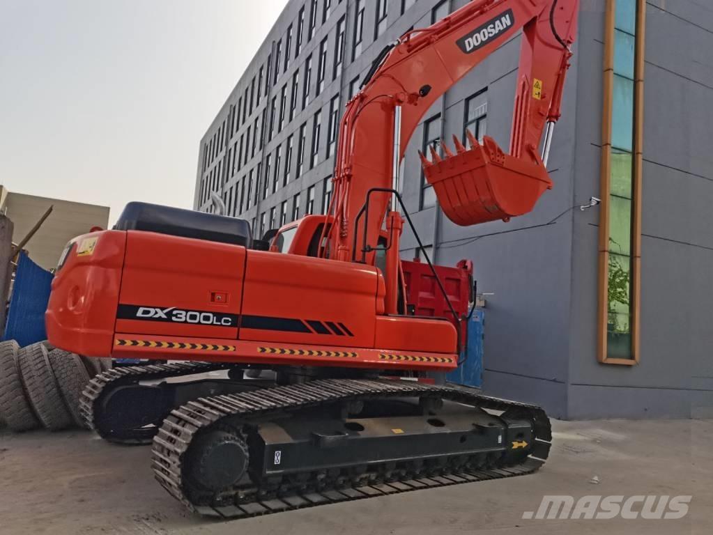 Doosan DX 300 Kāpurķēžu ekskavatori
