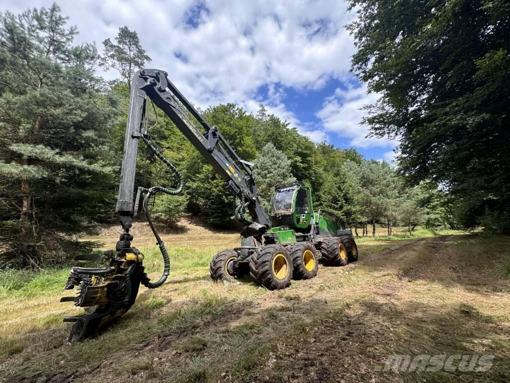 John Deere 11 70 G Harvesteri